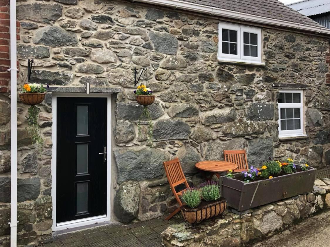 The Grooms Cottage Llanrug Bagian luar foto